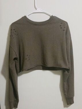 Forever 21 Olive Distressed Long Sleeve Crop Top S